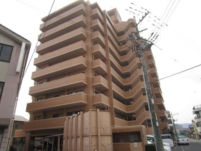Renovated 1LDK Apartment 71.5m² in Fukuyama, Hiroshima - Thumbnail 3