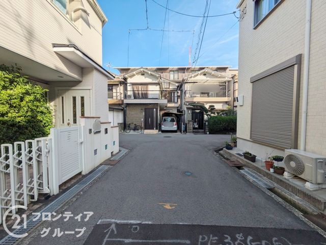 New 3LDK House with Walk-in Closets near Kintetsu Yao Station, Osaka - Thumbnail 2