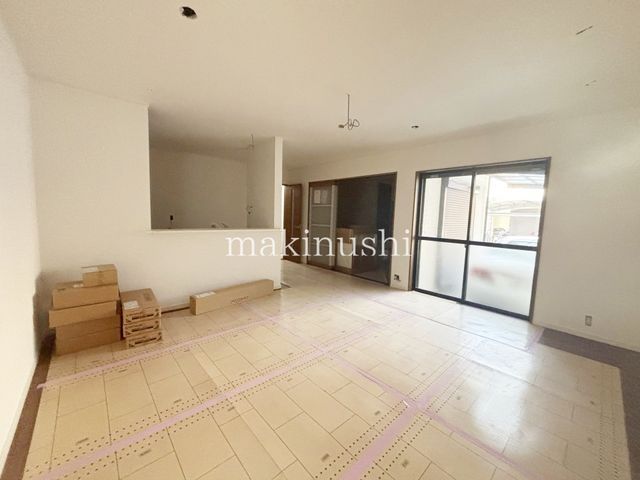 3SLDK House for Sale in Matsubara, Osaka - 101m² - Thumbnail 4