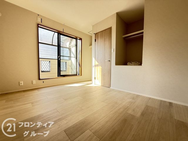 Renovated 3LDK House for Sale in Fushimi-ku, Kyoto - Thumbnail 3