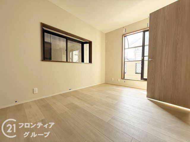 Renovated 3LDK House for Sale in Fushimi-ku, Kyoto - Thumbnail 2