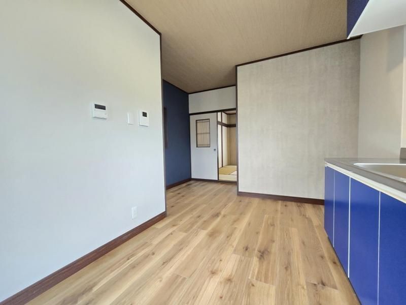 Renovated 4DK House in Higashiosaka, Osaka | Near Kawachi-Hanazono Station - Thumbnail 3