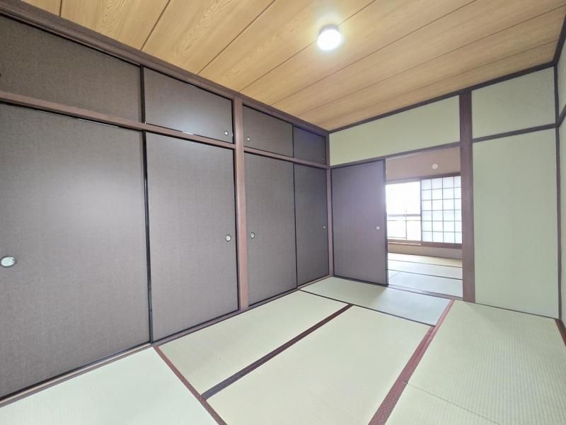 Renovated 4DK House in Higashiosaka, Osaka | Near Kawachi-Hanazono Station - Thumbnail 4