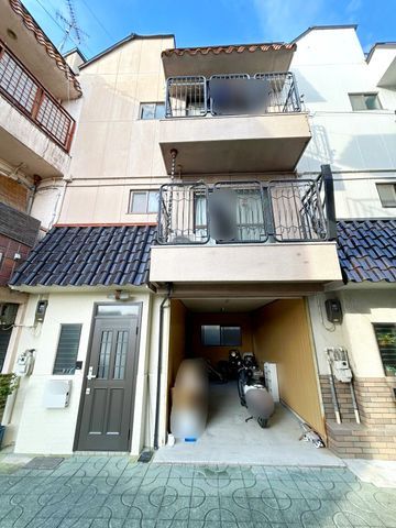 3LDK Townhouse for Sale in Takatsuki City, Osaka - 81.77 sqm - Thumbnail 2