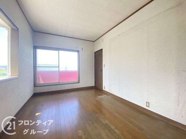6LDK Detached House for Sale in Hirakata, Osaka - Thumbnail 4