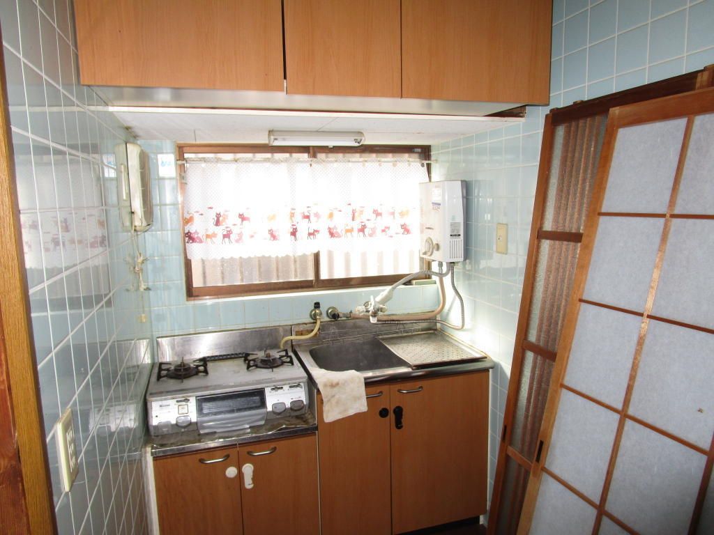 Used 3K House on Corner Lot in Matsubara, Osaka - Thumbnail 3