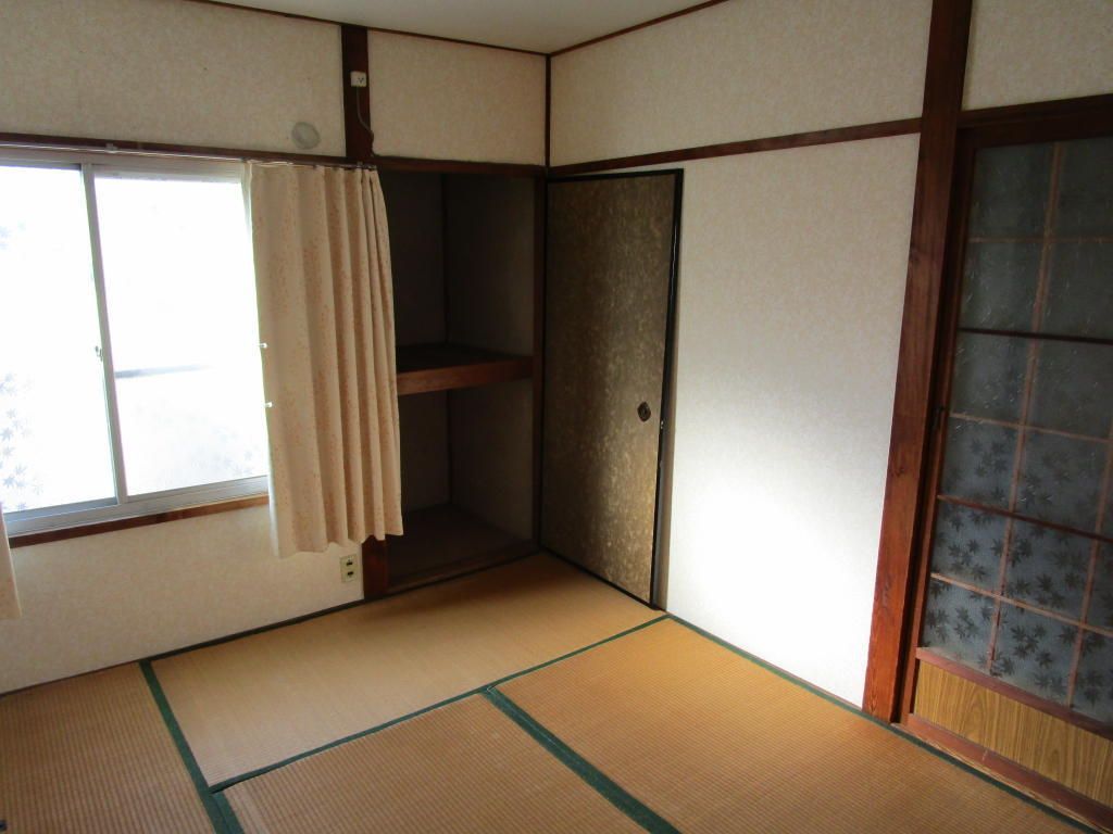Used 3K House on Corner Lot in Matsubara, Osaka - Thumbnail 4