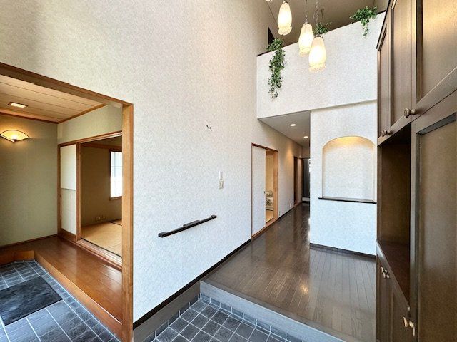 6LDK 246sqm House for Sale in Tawaramoto, Nara - Thumbnail 2