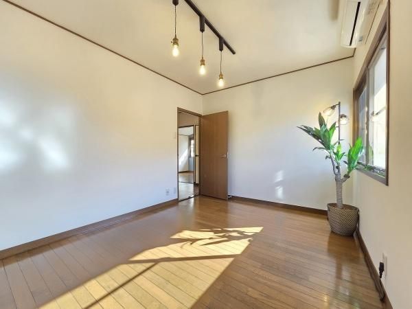 Renovated 5LDK House for Sale in Kumatōri, Osaka - Thumbnail 3
