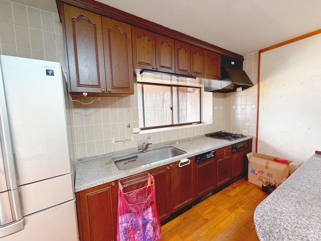 Spacious 4SLDK Single-Story House on 400 Tsubo Land in Ichikawa - Thumbnail 3