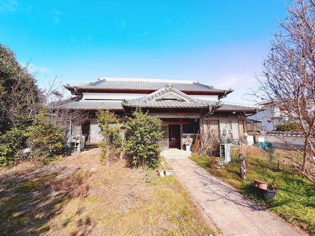 Spacious 4SLDK Single-Story House on 400 Tsubo Land in Ichikawa - Image 1