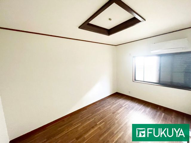 Renovated 3DK Detached House Near Gamo 4-chome Station, Osaka - Thumbnail 2