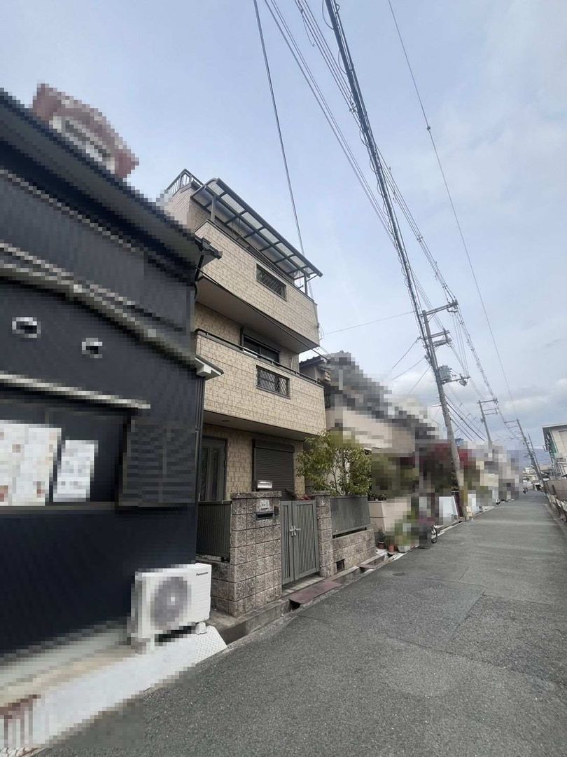 6LDK Steel-Frame House for Sale in Higashi-Osaka, Osaka - Thumbnail 2