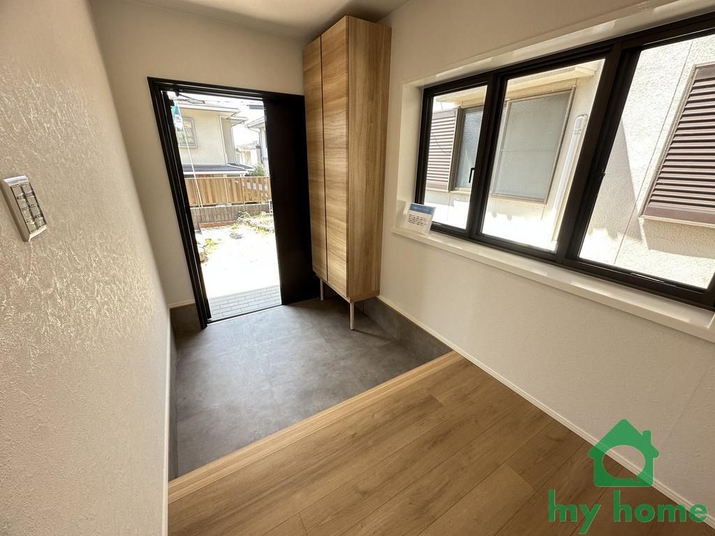 Renovated 4LDK House with Sea View in Akashi, Hyogo - Thumbnail 2