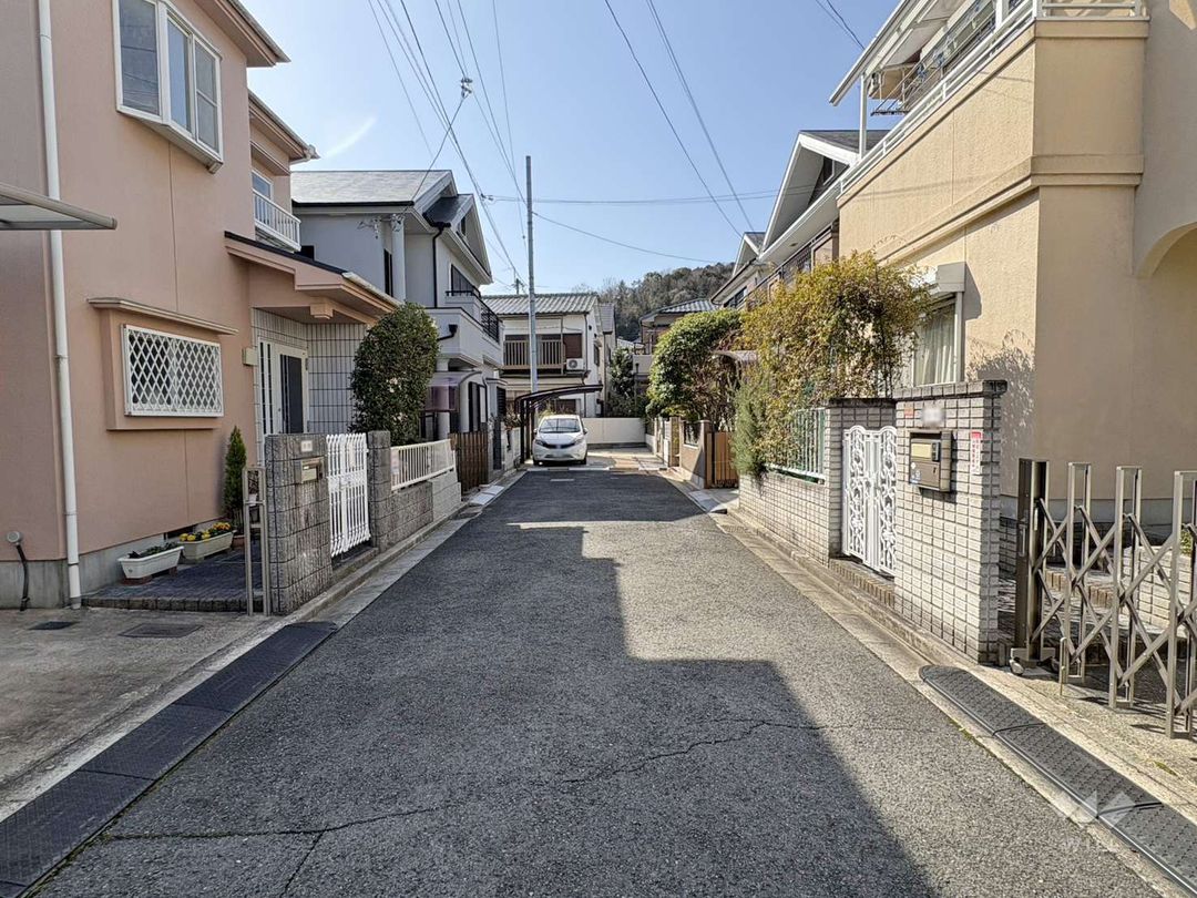 4LDK Detached House for Sale in Takatsuki, Osaka - Thumbnail 2