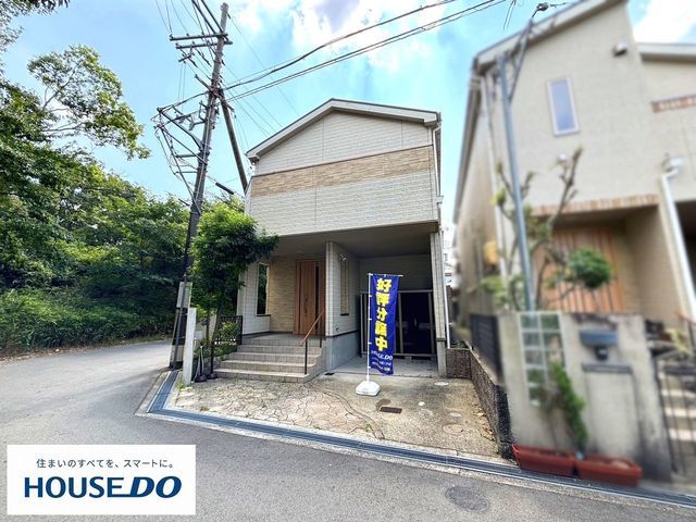 4SLDK House with Solar Panels in Hirakata, Osaka - Thumbnail 2