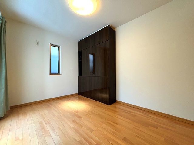 4SLDK House with Solar Panels in Hirakata, Osaka - Thumbnail 4