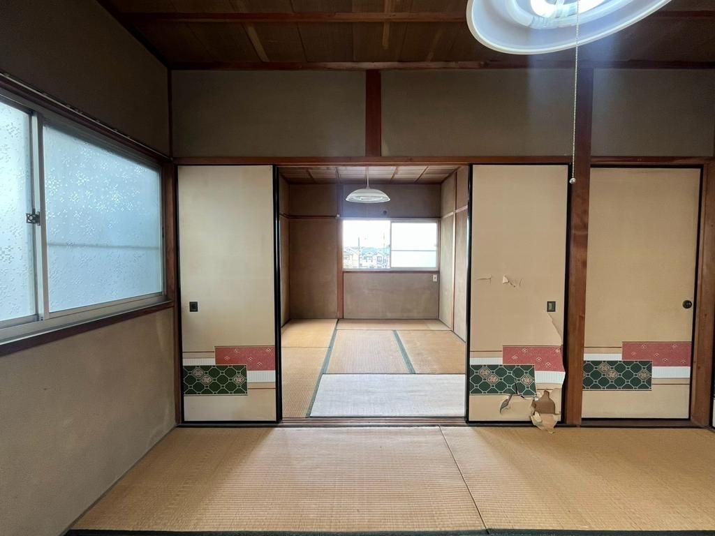 Retro 5DK Detached House for Sale in Oyamazaki, Kyoto - Thumbnail 2