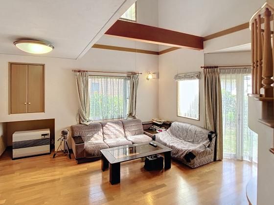Spacious 4LDK House with Garage in Kanazawa's Mizuki Area - Thumbnail 2
