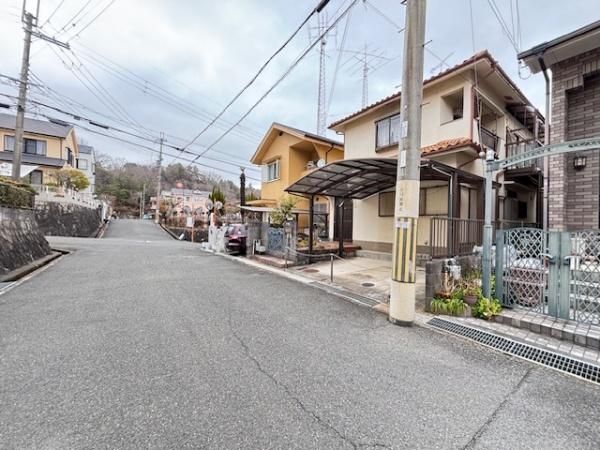 6DK Detached House for Sale in Shijonawate, Osaka - Thumbnail 2
