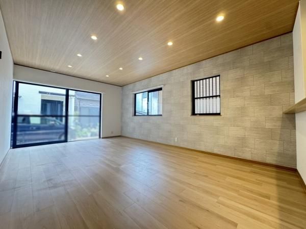 Renovated 3LDK House for Sale in Izumi City, Osaka - Thumbnail 2