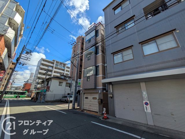 5-Storey 3LDK Home with Elevator in Central Kobe, Hyogo - Thumbnail 2