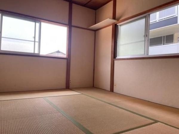 Renovated 4DK House for Sale in Higashiosaka, Osaka - Thumbnail 2