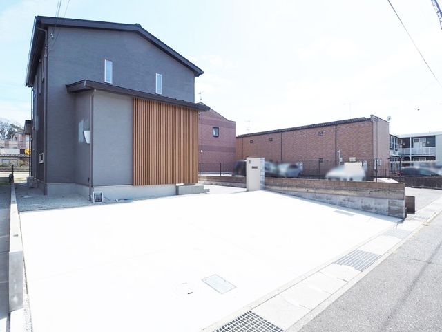 2021-Built 3SLDK House with Parking for 3 in Inami, Hyogo - Image 1