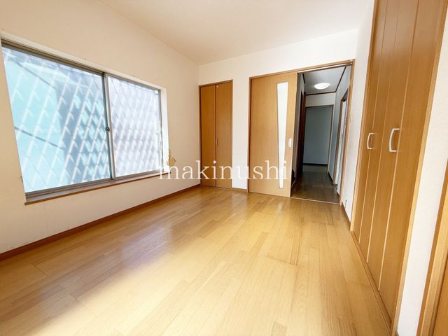 4DK Detached House for Sale in Sakai Higashi Ward, Osaka - Thumbnail 2