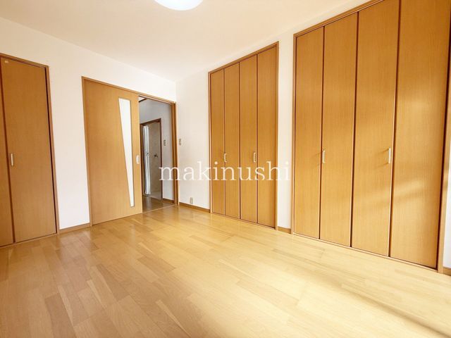 4DK Detached House for Sale in Sakai Higashi Ward, Osaka - Thumbnail 3