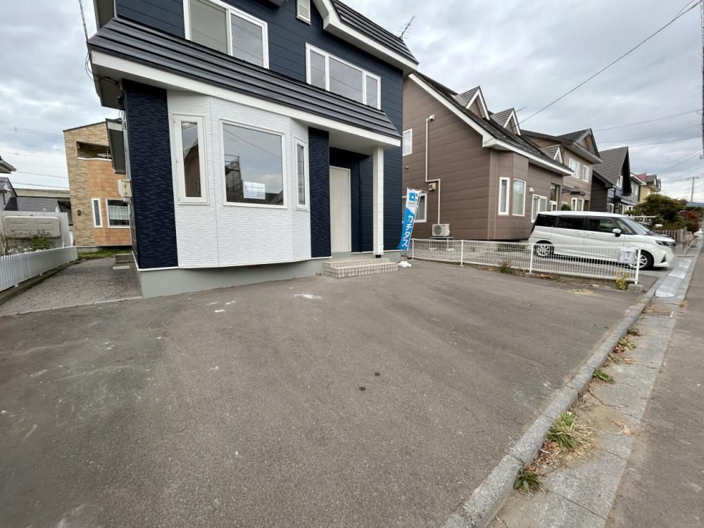 Renovated 3LDK House in Hakodate, Hokkaido with Parking & Warranty - Thumbnail 2