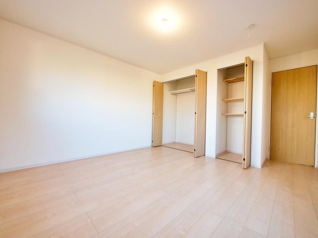 3SLDK House for Sale in Hirakata City, Osaka - Thumbnail 4