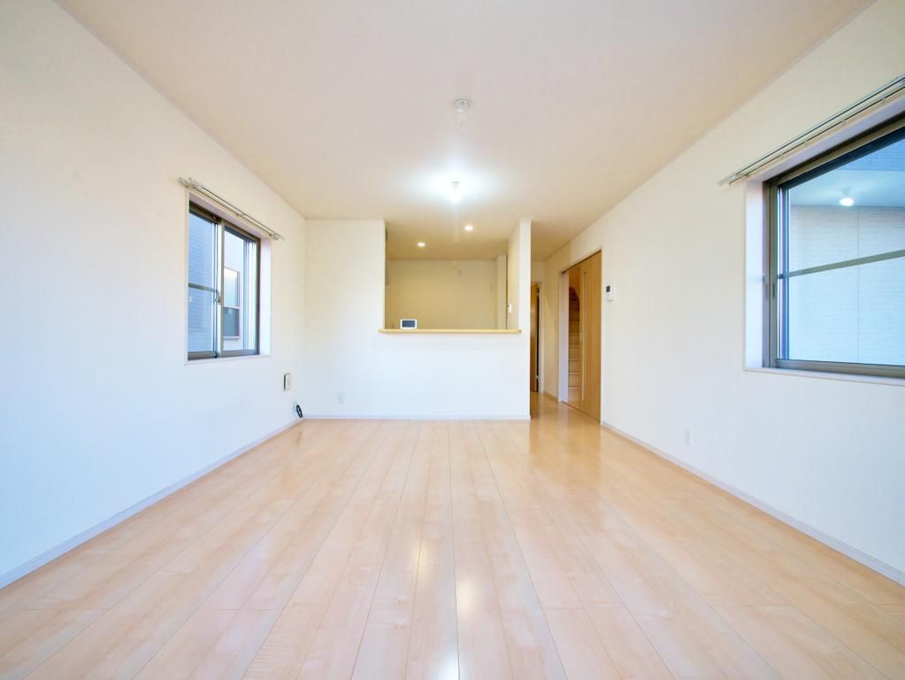 3SLDK House for Sale in Hirakata City, Osaka - Thumbnail 3