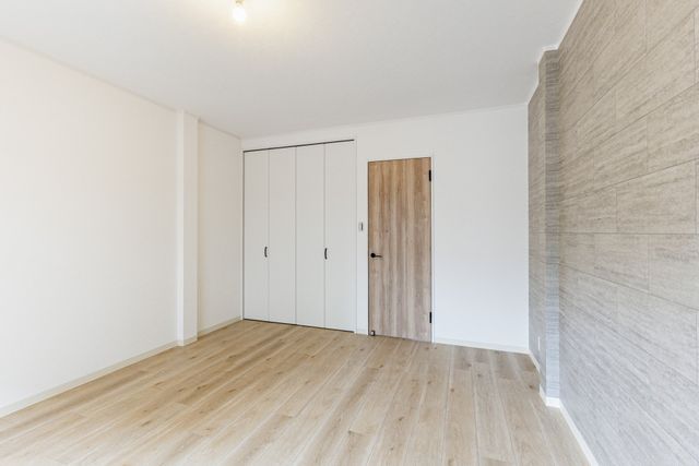 Renovated 4LDK Townhouse Near Temma Station, Osaka - Thumbnail 3