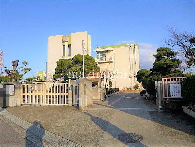5DK Detached House for Sale in Matsubara, Osaka - 880万円 - Thumbnail 3