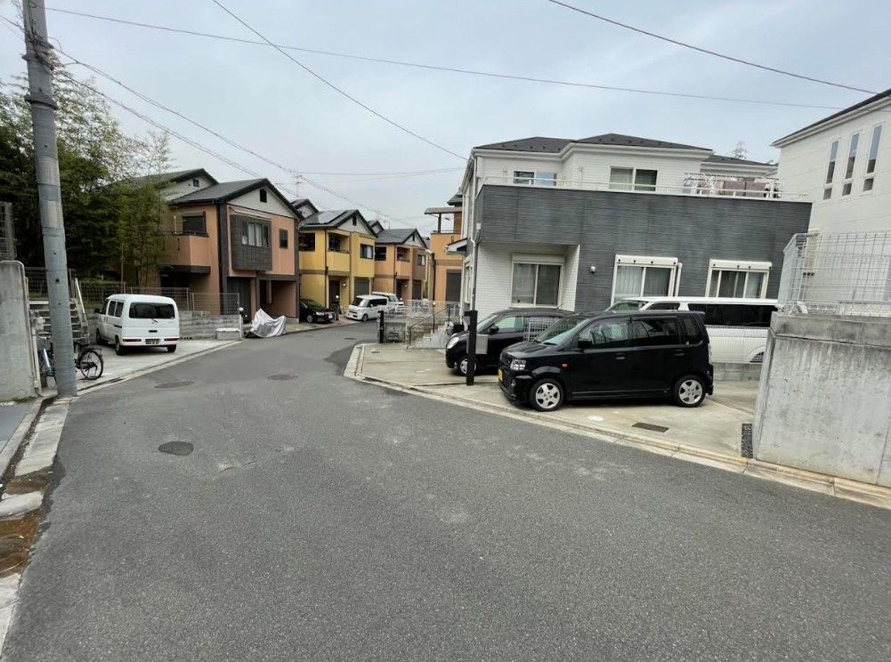 4LDK House for Sale in Higashiosaka, Osaka - 98.95 sqm - Thumbnail 2
