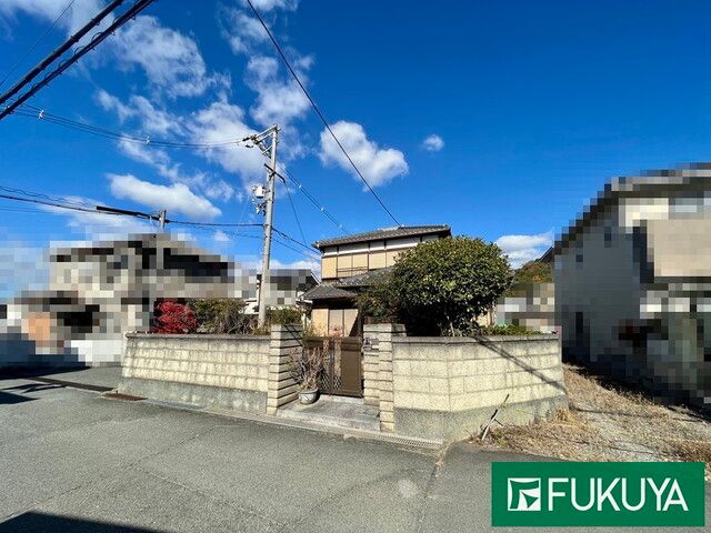 6DK House for Sale in Himeji with Large Land and Parking - Thumbnail 2