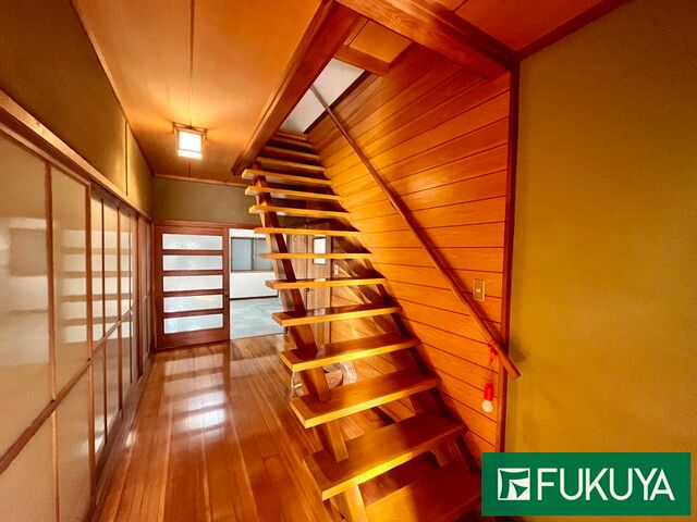 6DK House for Sale in Himeji with Large Land and Parking - Thumbnail 3