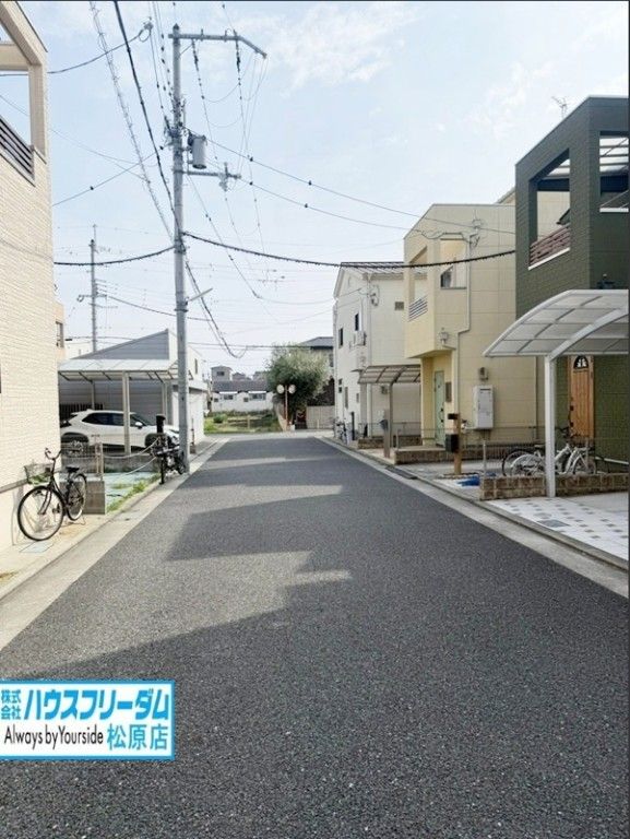 4LDK Detached House for Sale in Yao, Osaka - 2014 Build - Thumbnail 2