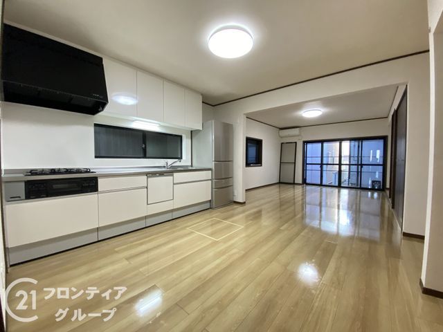 Modern 3LDK House for Sale near Ishizugawa Station, Sakai - Thumbnail 3