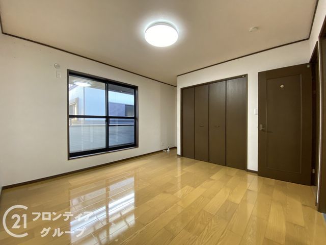 Modern 3LDK House for Sale near Ishizugawa Station, Sakai - Thumbnail 2