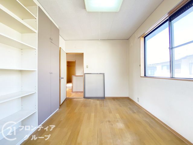 5LDK Detached House with Garden in Sakai, Osaka | For Sale - Thumbnail 4