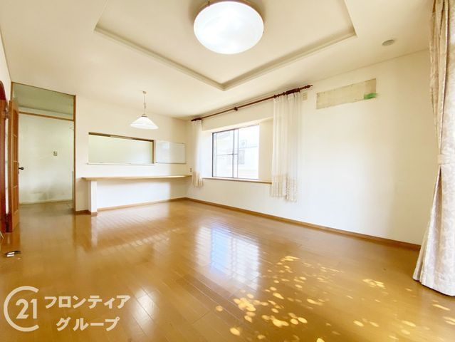 5LDK Detached House with Garden in Sakai, Osaka | For Sale - Thumbnail 2