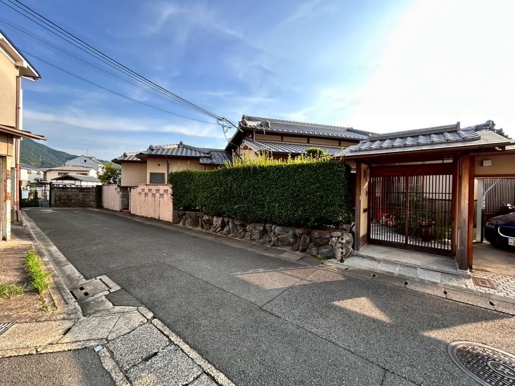 5DK House in Yamashina Ward, Kyoto with 1225 sqm Land - Thumbnail 2