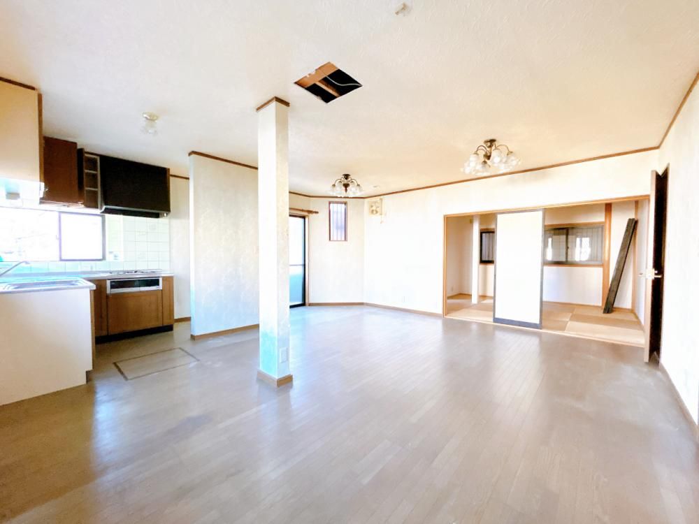 4LDK Detached House for Sale in Neyagawa, Osaka - Thumbnail 2