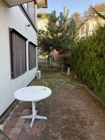 5LDK White Western-Style House for Sale in Karakodai, Kobe - Thumbnail 3