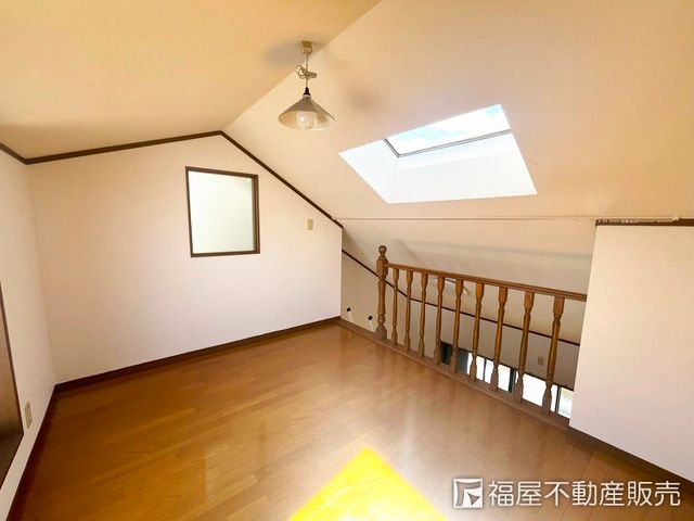 4LDK House for Sale in Hirakata City, Osaka - Thumbnail 2