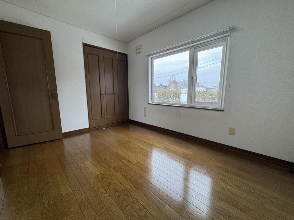 5LDK Detached House for Sale in Ebetsu, Hokkaido - Thumbnail 2