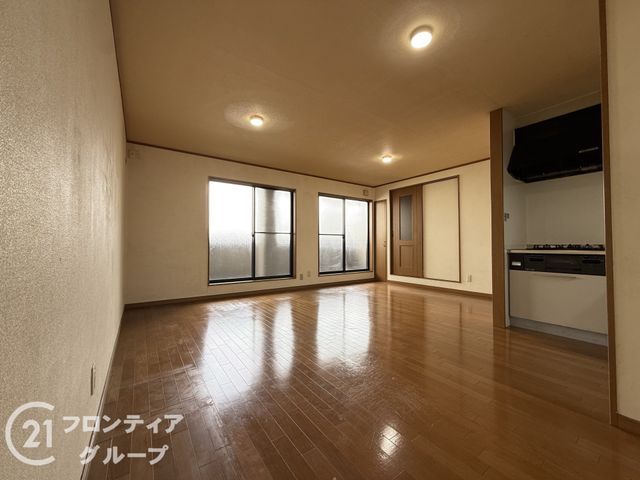 4LDK Steel-Framed House for Sale in Ikuno-ku, Osaka - Thumbnail 3