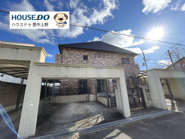 8LDK Custom Home with 7-Car Parking in Toyonaka, Osaka - Thumbnail 3